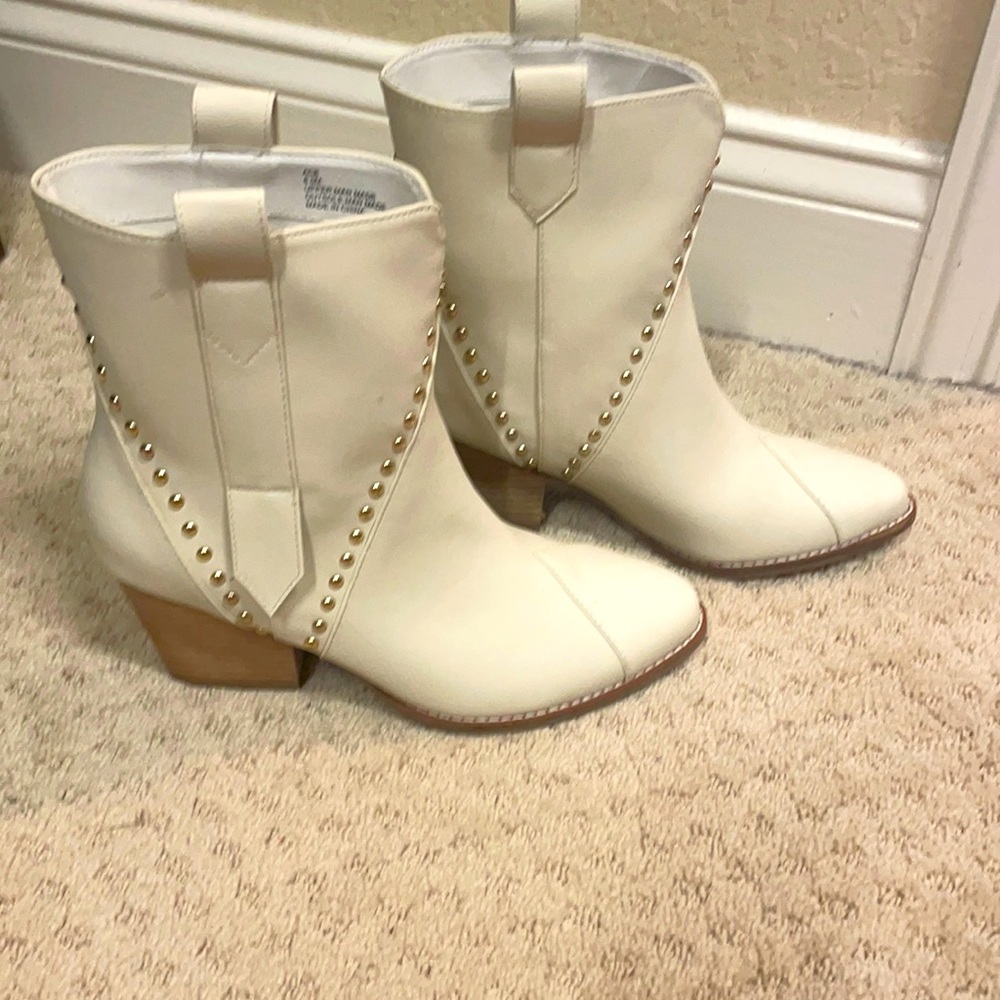 Brand new cream stuffed booties!! Matisse Ace bone studded booties